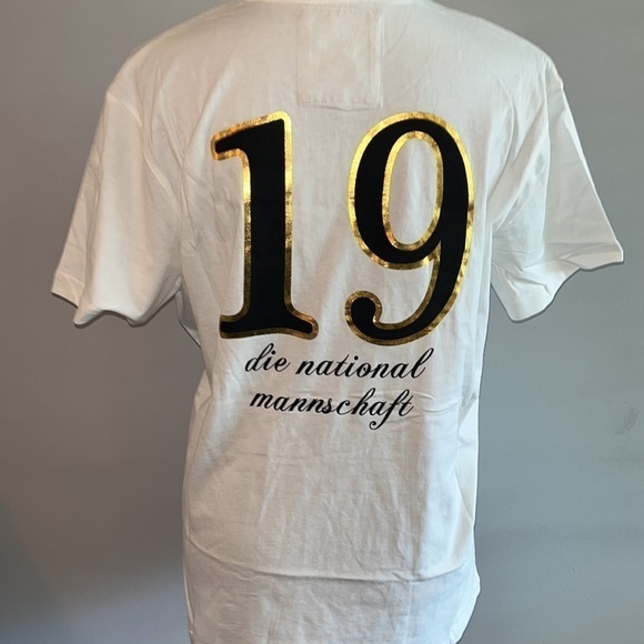 Robin Ruth Germany
Embroidered World Cup T
Shirt Men's Size Medium. - Picture 4 of 7